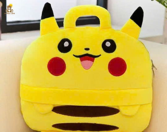 Chăm gối 2 in 1 - hình Bikachu